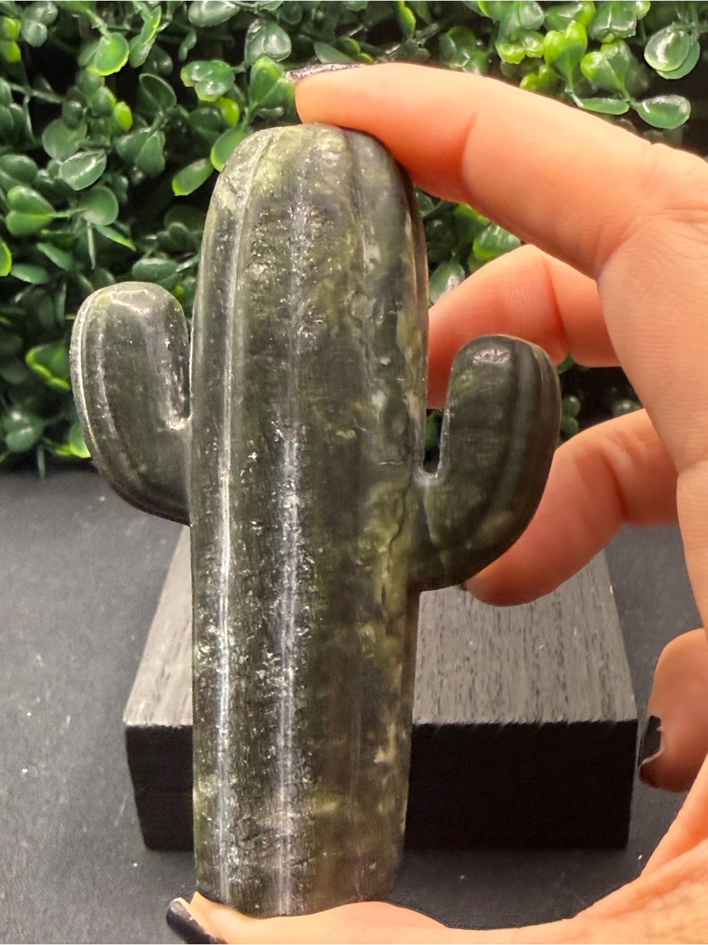 Serpentine Cactus Carving - Picture 4 of 6